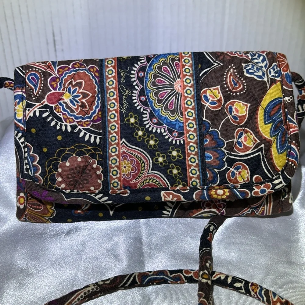 Vera Bradley crossbody Tri fold wallet purse. ID slot card storage Velcr…